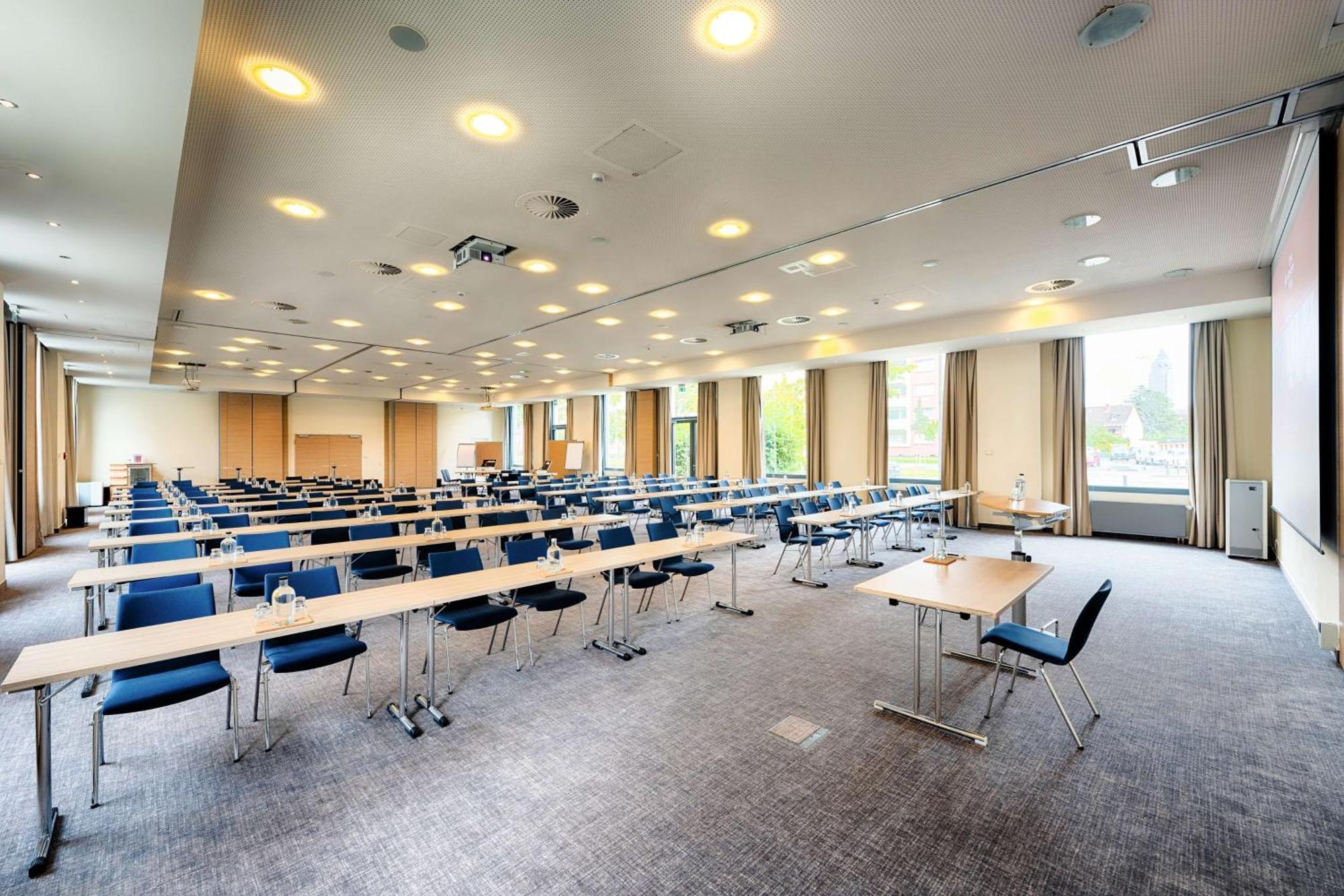 Western Welcome Frankfurt Hotel 4*